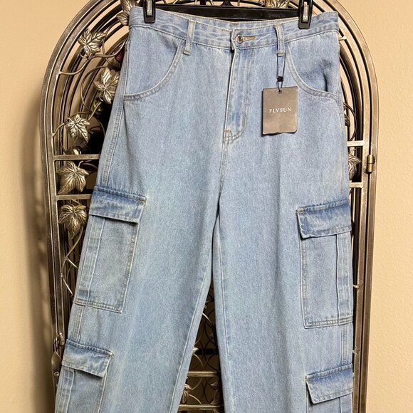 FLVSUN Light Wash Multi-Pocket Cargo Blue Jeans, Women's Size 6 - NWT's - Picture 1 of 6